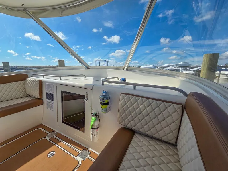 Slide: The Image of Egg Harbor 35' Predator Express 2005 - 5711426