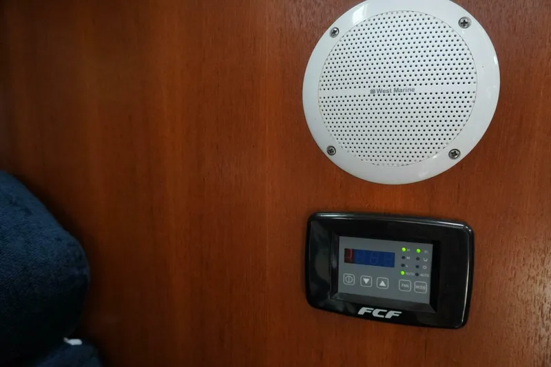 Slide: The Image of Hunter 306 2003 - 5683679