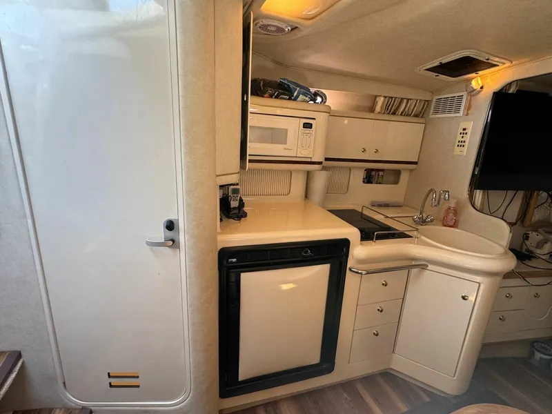 Slide: The Image of Sea Ray 330 Sundancer 1997 - 5683423