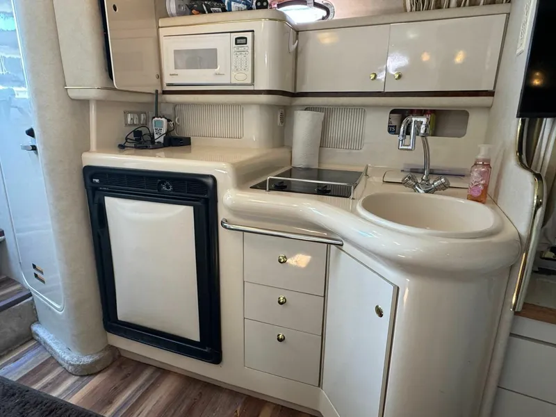 Slide: The Image of Sea Ray 330 Sundancer 1997 - 5683428