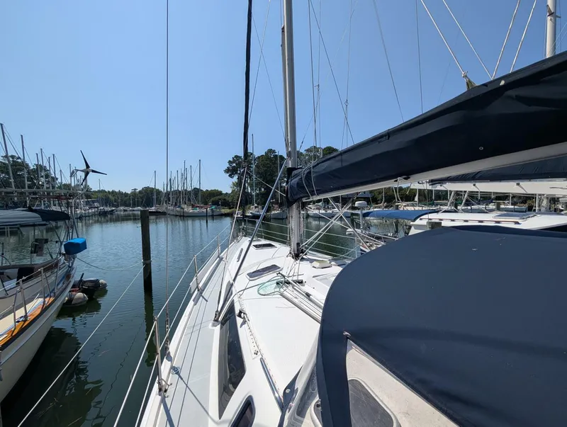 Slide: The Image of Hunter 410 2002 - 5683867