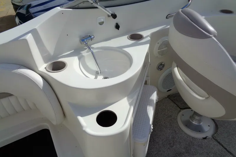 Slide: The Image of Stingray 240 LR 2004 - 5683941