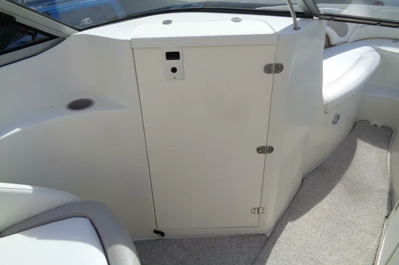 Slide: The Image of Stingray 240 LR 2004 - 5683942