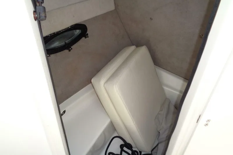 Slide: The Image of Stingray 240 LR 2004 - 5683943