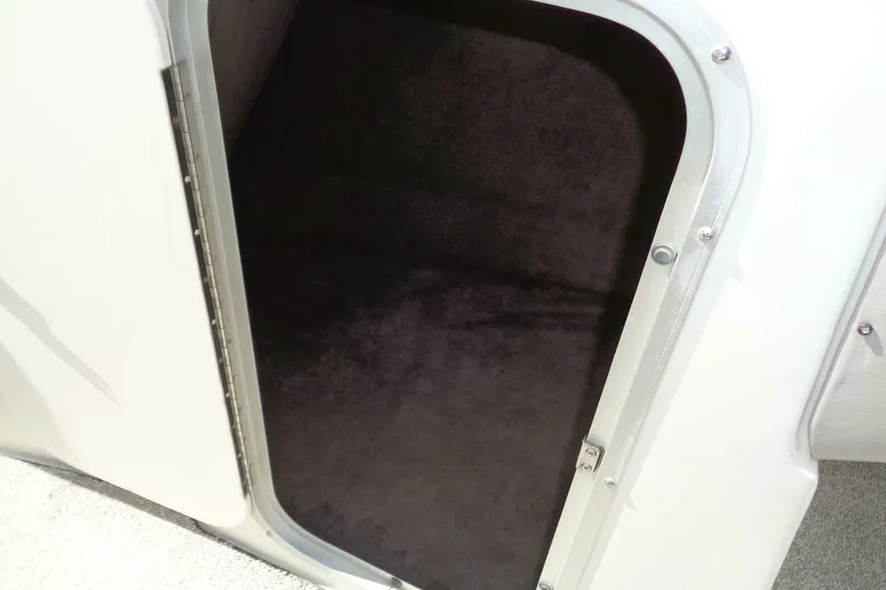 Slide: The Image of Stingray 240 LR 2004 - 5683949