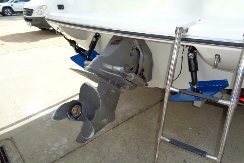 Slide: The Image of Stingray 240 LR 2004 - 5683936