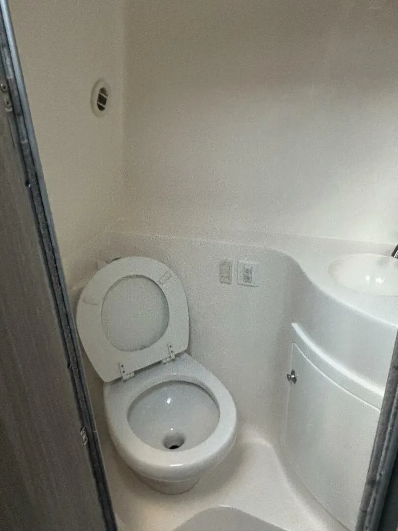 Slide: The Image of Regal 26 Express 2021 - 5683979