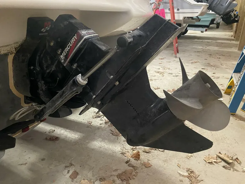 Slide: The Image of Sea Ray 210 Bow Rider 2000 - 5684067