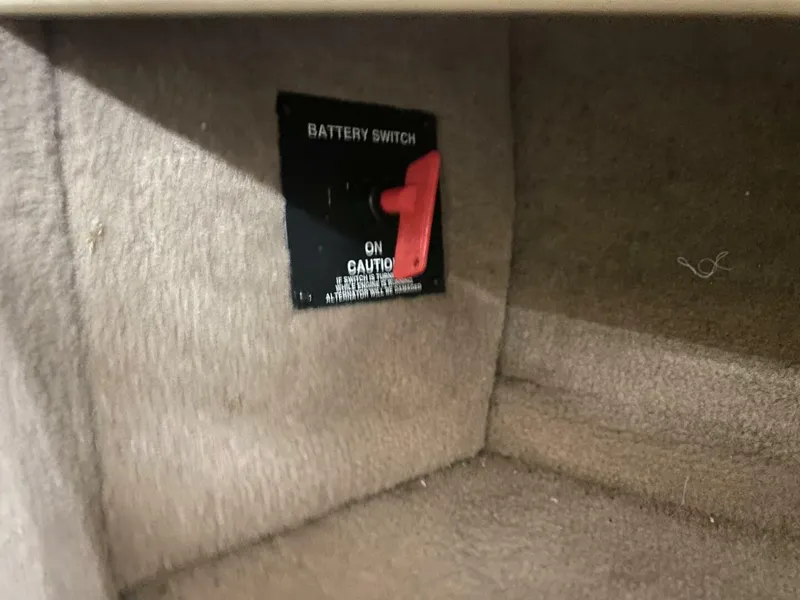 Slide: The Image of Sea Ray 210 Bow Rider 2000 - 5684051