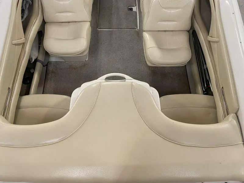 Slide: The Image of Sea Ray 210 Bow Rider 2000 - 5684056