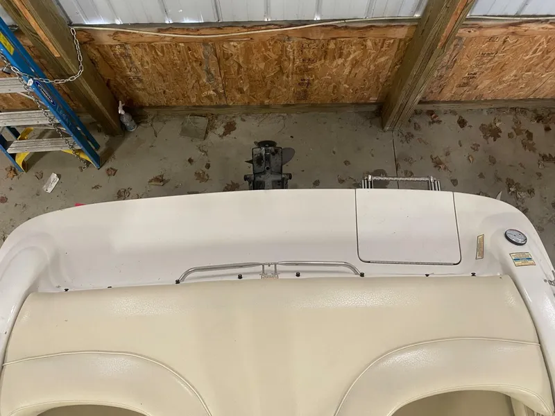 Slide: The Image of Sea Ray 210 Bow Rider 2000 - 5684057