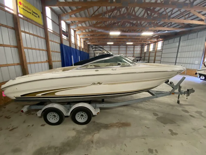 Slide: The Image of Sea Ray 210 Bow Rider 2000 - 5684060
