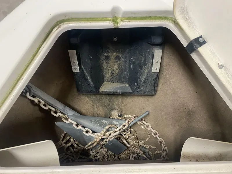 Slide: The Image of Sea Ray 210 Bow Rider 2000 - 5684074