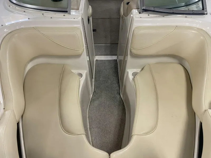 Slide: The Image of Sea Ray 210 Bow Rider 2000 - 5684076