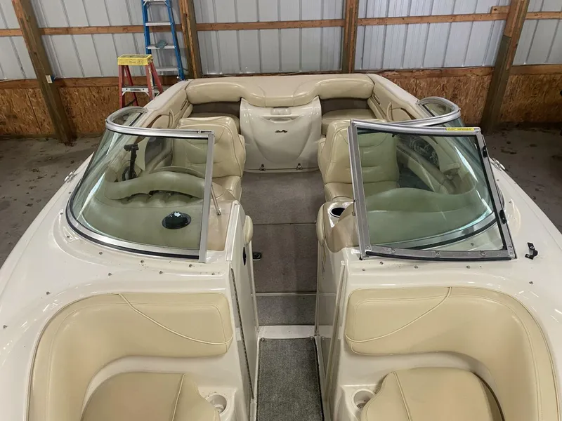 Slide: The Image of Sea Ray 210 Bow Rider 2000 - 5684077