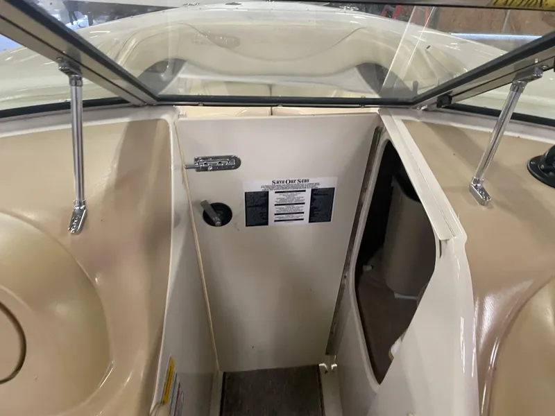 Slide: The Image of Sea Ray 210 Bow Rider 2000 - 5684079