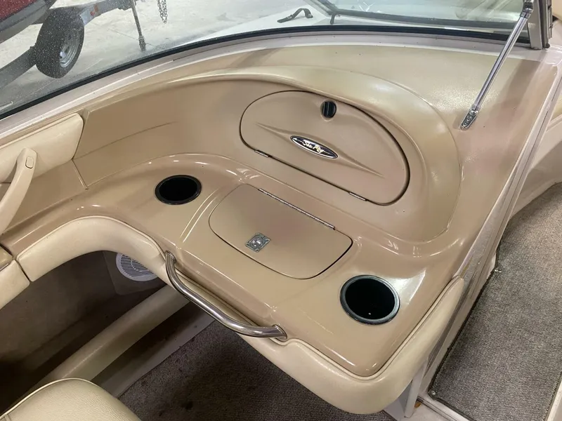 Slide: The Image of Sea Ray 210 Bow Rider 2000 - 5684081