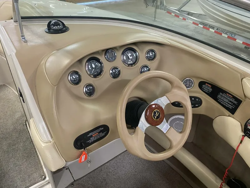 Slide: The Image of Sea Ray 210 Bow Rider 2000 - 5684085