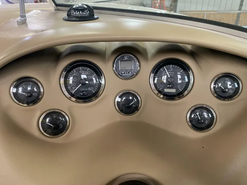 Slide: The Image of Sea Ray 210 Bow Rider 2000 - 5684087