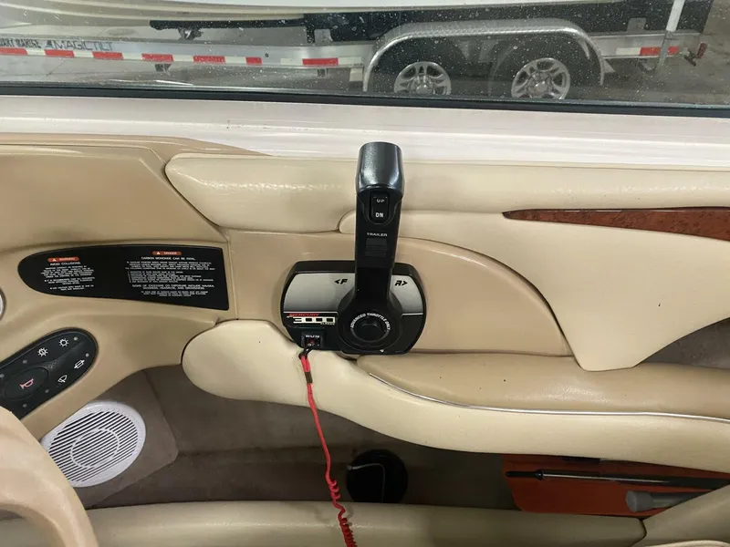 Slide: The Image of Sea Ray 210 Bow Rider 2000 - 5684089