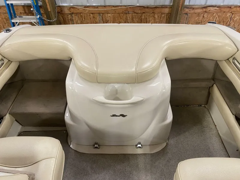 Slide: The Image of Sea Ray 210 Bow Rider 2000 - 5684094