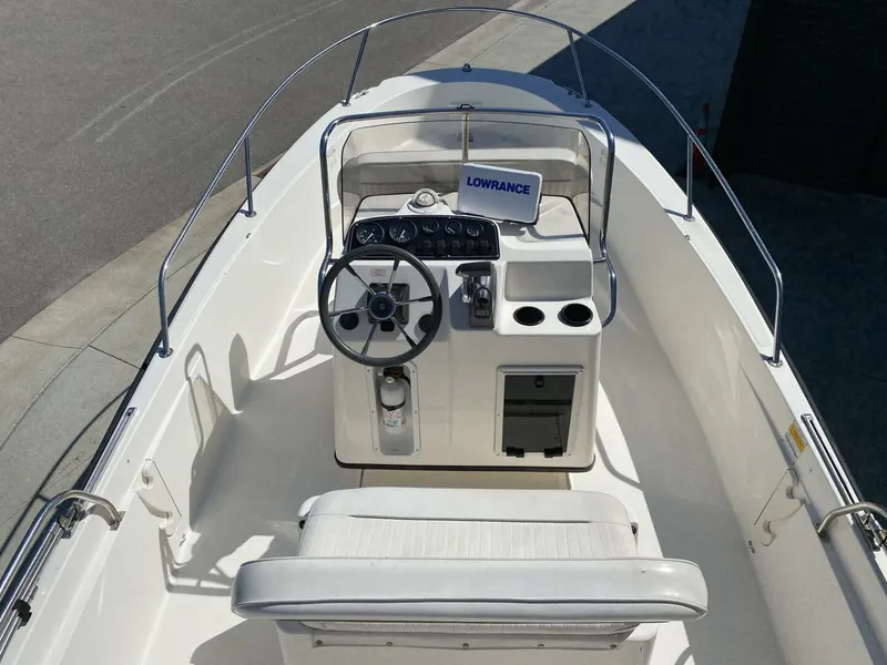 Slide: The Image of Boston Whaler 18 Dauntless 1998 - 5684293