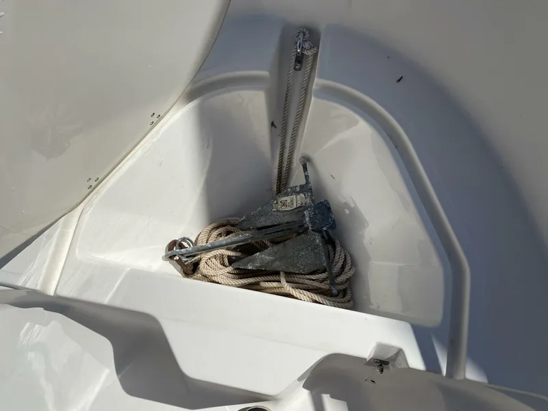 Slide: The Image of Boston Whaler 18 Dauntless 1998 - 5684288