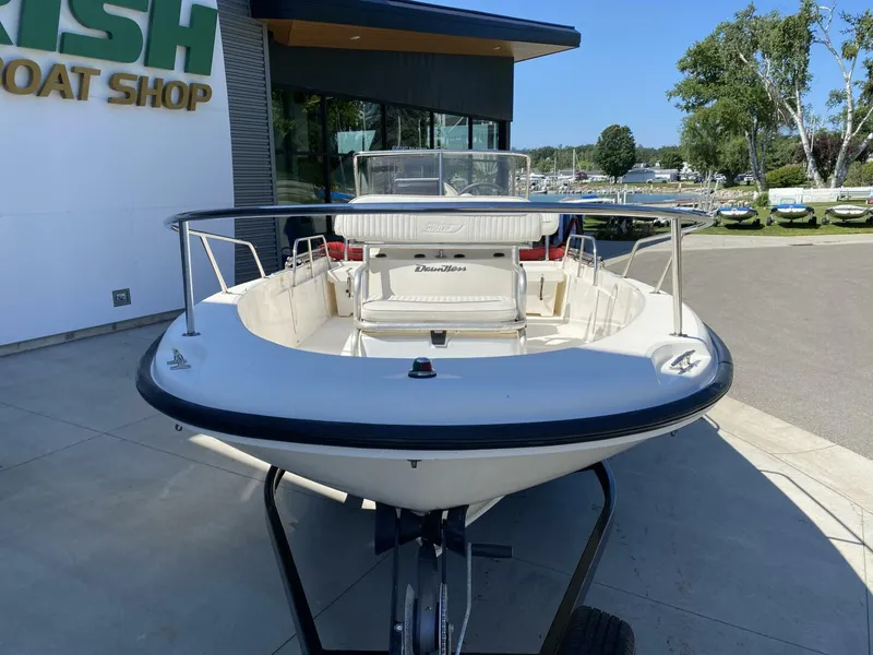 Slide: The Image of Boston Whaler 18 Dauntless 1998 - 5684301