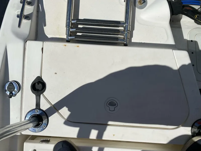 Slide: The Image of Boston Whaler 18 Dauntless 1998 - 5684291