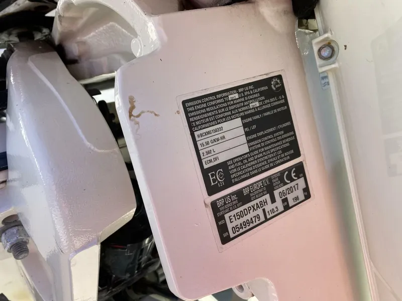 Slide: The Image of Boston Whaler 18 Dauntless 1998 - 5684298