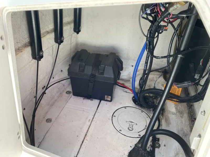 Slide: The Image of Boston Whaler 18 Dauntless 1998 - 5684282