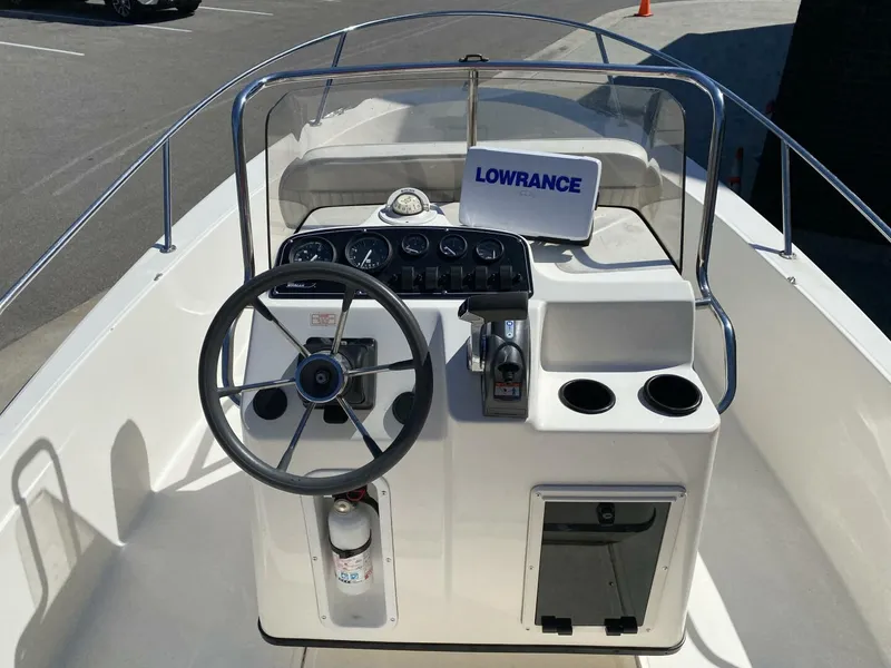 Slide: The Image of Boston Whaler 18 Dauntless 1998 - 5684309