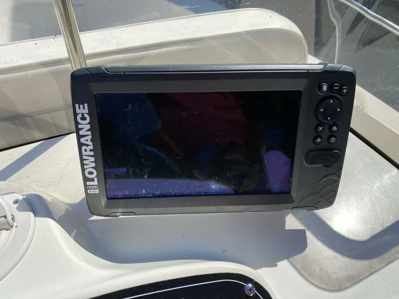 Slide: The Image of Boston Whaler 18 Dauntless 1998 - 5684310