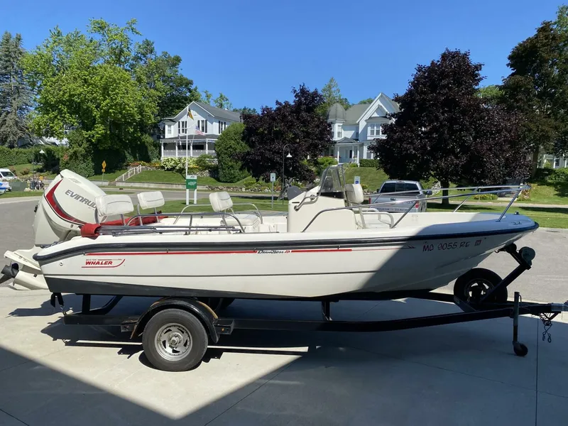 Slide: The Image of Boston Whaler 18 Dauntless 1998 - 5684303