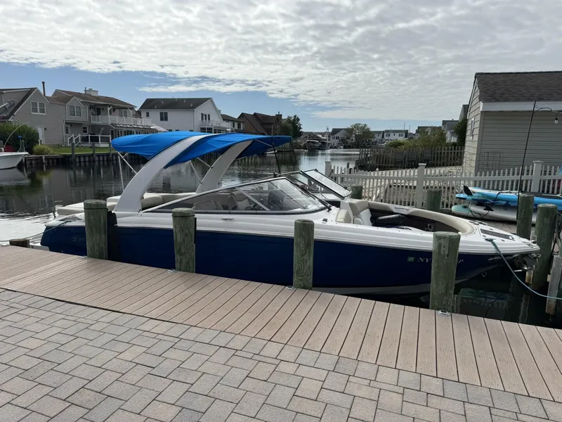 Slide: The Image of Regal 2700 Bowrider 2015 - 5684483