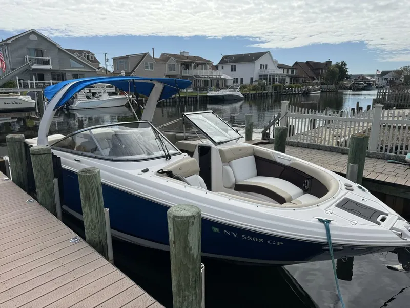 Slide: The Image of Regal 2700 Bowrider 2015 - 5684446