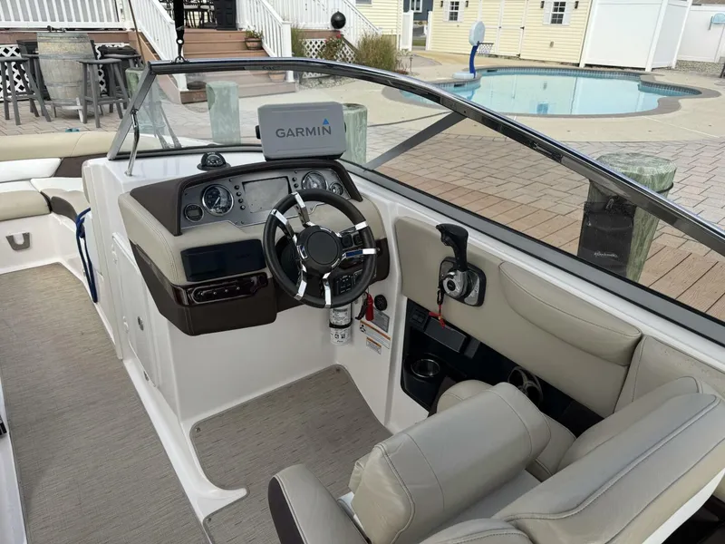 Slide: The Image of Regal 2700 Bowrider 2015 - 5684451