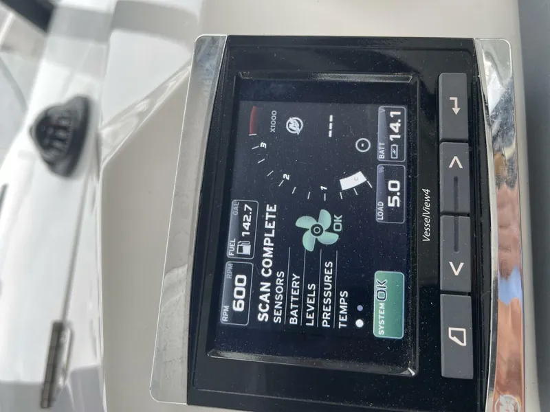 Slide: The Image of Beneteau Swift Trawler 35- Flybridge 2018 - 5685053