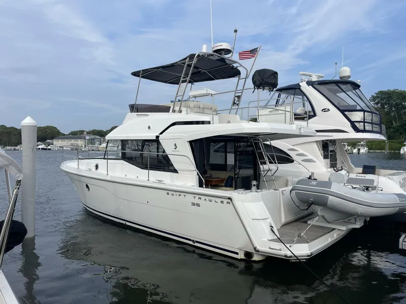 Slide: The Image of Beneteau Swift Trawler 35- Flybridge 2018 - 5684843