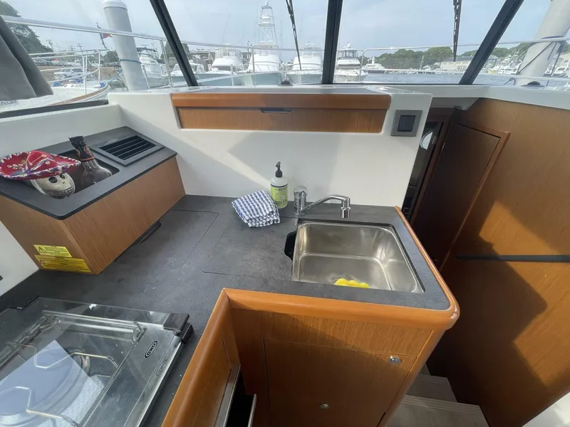 Slide: The Image of Beneteau Swift Trawler 35- Flybridge 2018 - 5684879