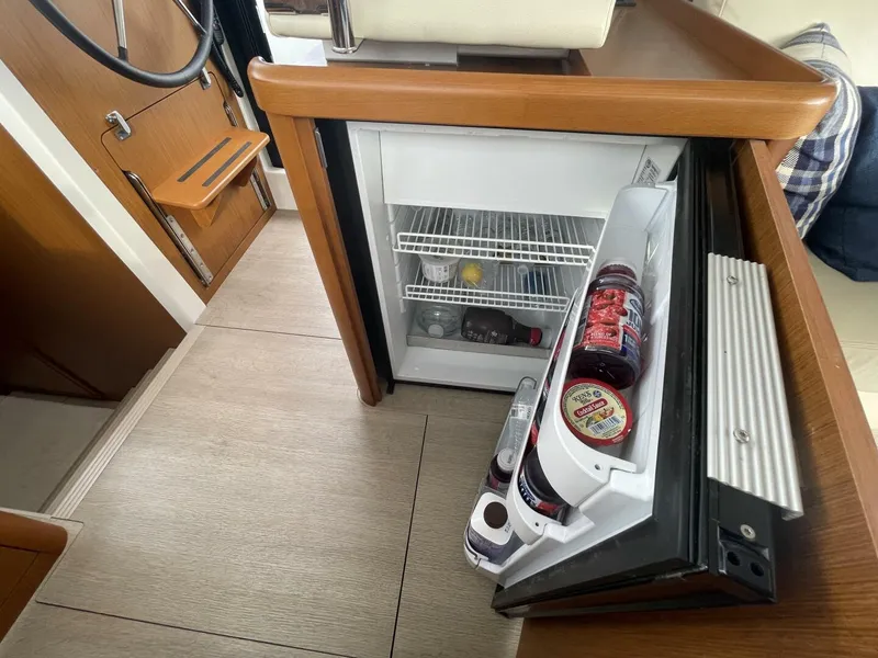 Slide: The Image of Beneteau Swift Trawler 35- Flybridge 2018 - 5684888