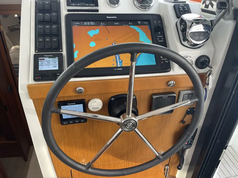 Slide: The Image of Beneteau Swift Trawler 35- Flybridge 2018 - 5684903