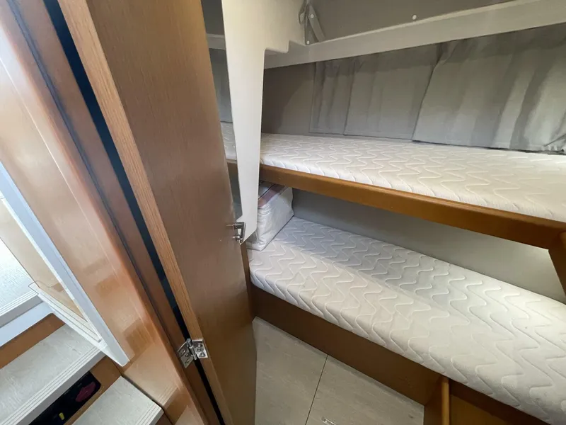 Slide: The Image of Beneteau Swift Trawler 35- Flybridge 2018 - 5684904