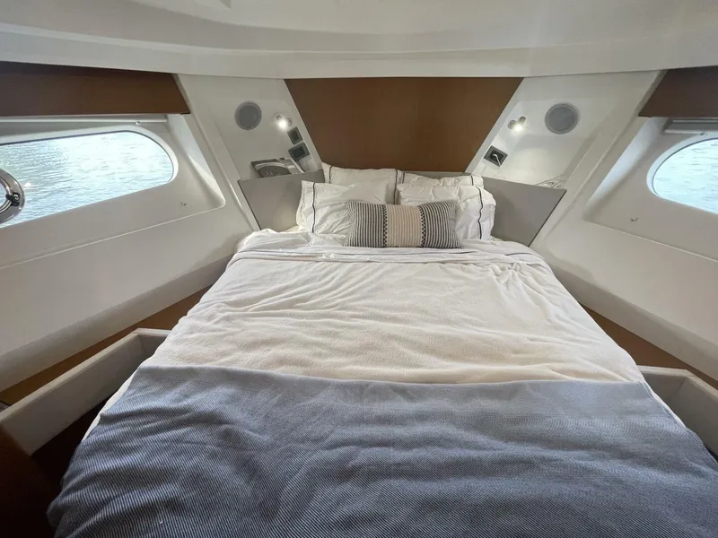 Slide: The Image of Beneteau Swift Trawler 35- Flybridge 2018 - 5684908