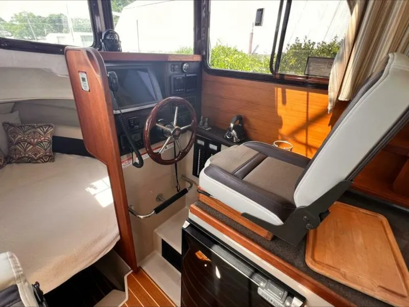 Slide: The Image of Forward cabin entrance - 5684763