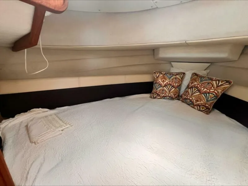 Slide: The Image of Forward cabin Walk around queen - 5684768