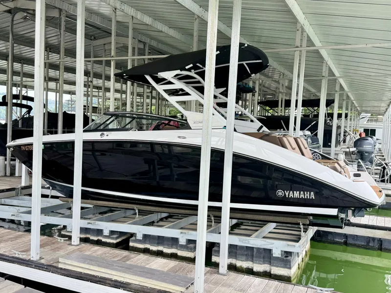 Slide: The Image of Yamaha 252 SD 2024 - 5685388