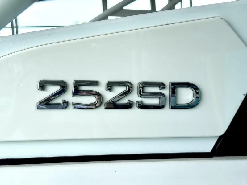 Slide: The Image of Yamaha 252 SD 2024 - 5685535