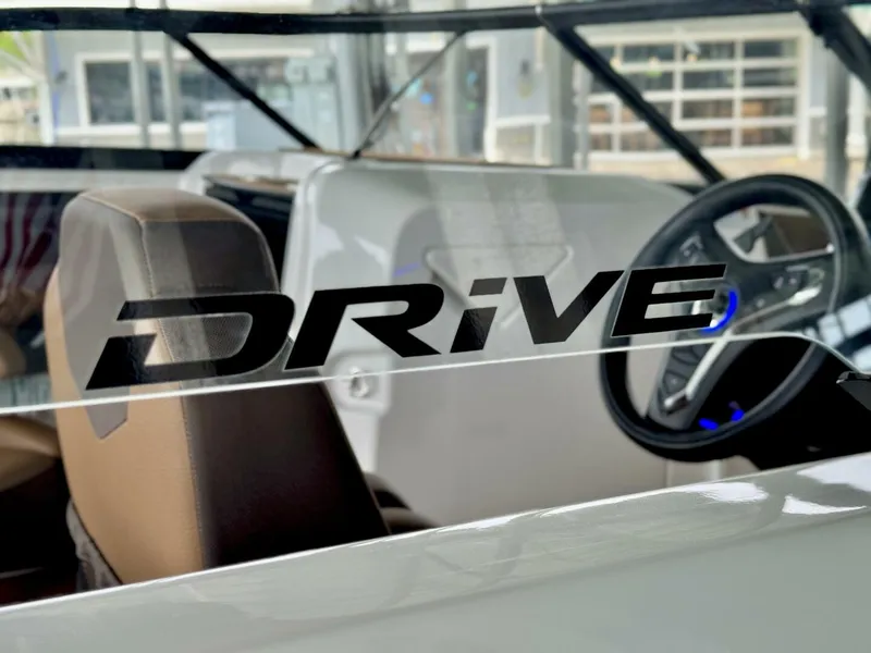 Slide: The Image of Yamaha 252 SD 2024 - 5685536