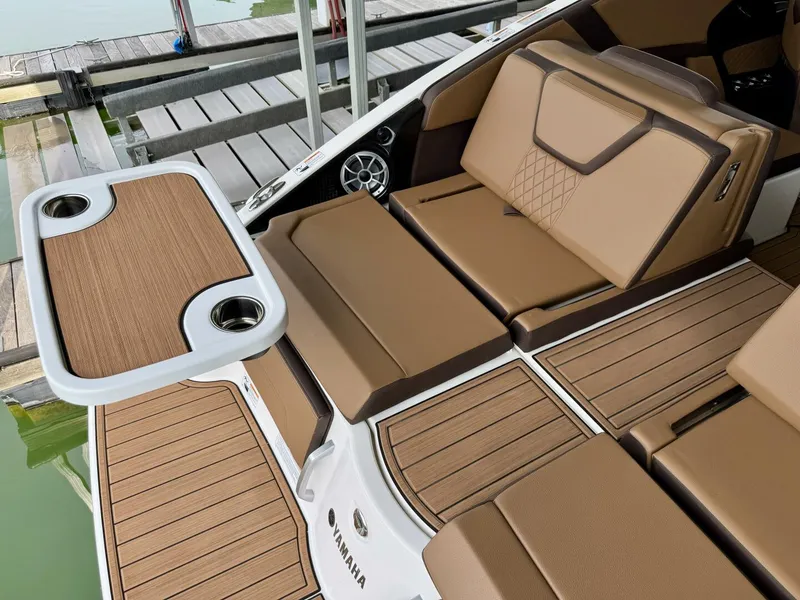 Slide: The Image of Yamaha 252 SD 2024 - 5685421